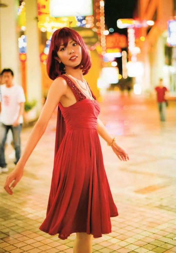 宮地真緒 宫地真绪  宫地真绪出道10周年纪念写真集《Decada》：私房大尺度与野性豹纹风格，展现轻熟性感诱惑魅力第46张图片