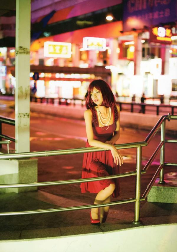 宮地真緒 宫地真绪  宫地真绪出道10周年纪念写真集《Decada》：私房大尺度与野性豹纹风格，展现轻熟性感诱惑魅力第51张图片