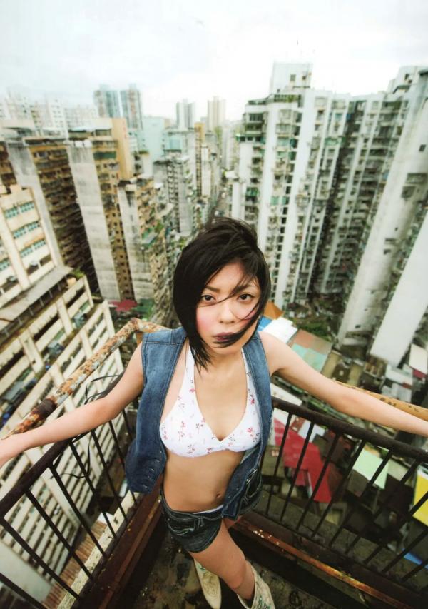宮地真緒 宫地真绪  宫地真绪出道10周年纪念写真集《Decada》：私房大尺度与野性豹纹风格，展现轻熟性感诱惑魅力第58张图片