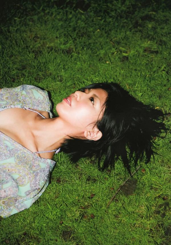 宮地真緒 宫地真绪  宫地真绪出道10周年纪念写真集《Decada》：私房大尺度与野性豹纹风格，展现轻熟性感诱惑魅力第77张图片
