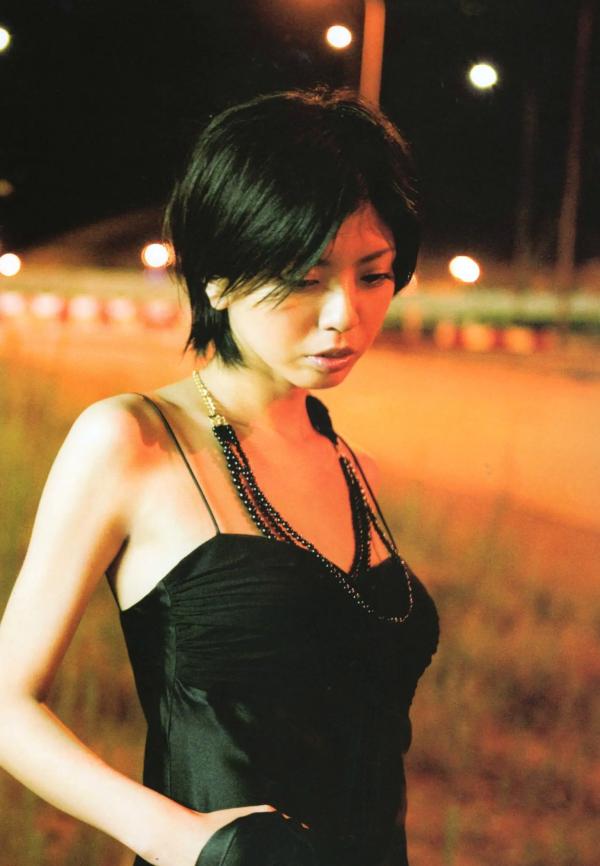 宮地真緒 宫地真绪  宫地真绪出道10周年纪念写真集《Decada》：私房大尺度与野性豹纹风格，展现轻熟性感诱惑魅力第78张图片