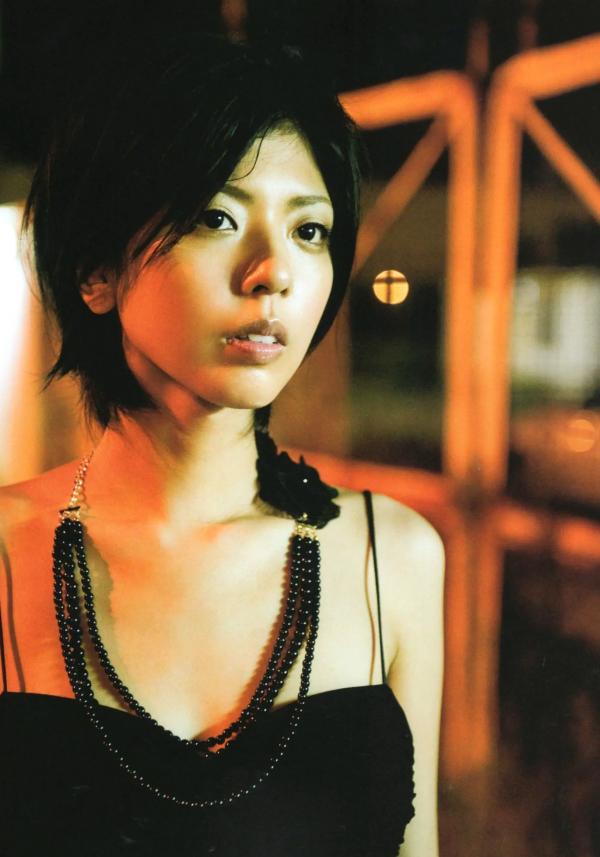 宮地真緒 宫地真绪  宫地真绪出道10周年纪念写真集《Decada》：私房大尺度与野性豹纹风格，展现轻熟性感诱惑魅力第79张图片
