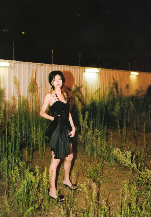 宮地真緒 宫地真绪  宫地真绪出道10周年纪念写真集《Decada》：私房大尺度与野性豹纹风格，展现轻熟性感诱惑魅力第80张图片