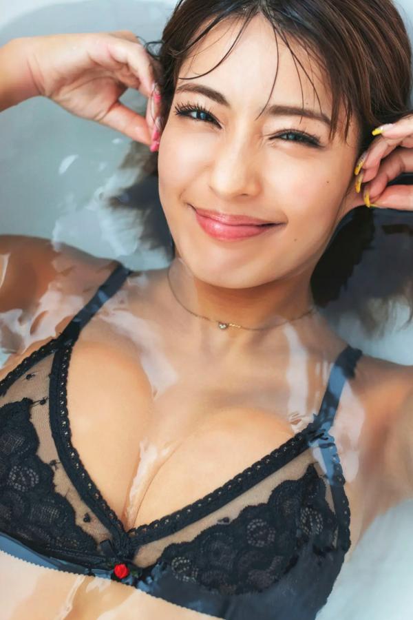 橋本梨菜 桥本梨菜 桥本梨菜 - 被写真爱着的女神 小麦色性感泳池比基尼写真 [70P]第43张图片
