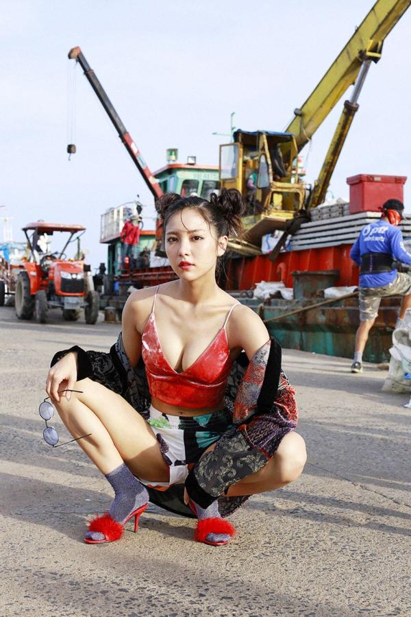 石川恋   古铜小恶魔石川恋 充满野性的纤瘦美人第164张图片