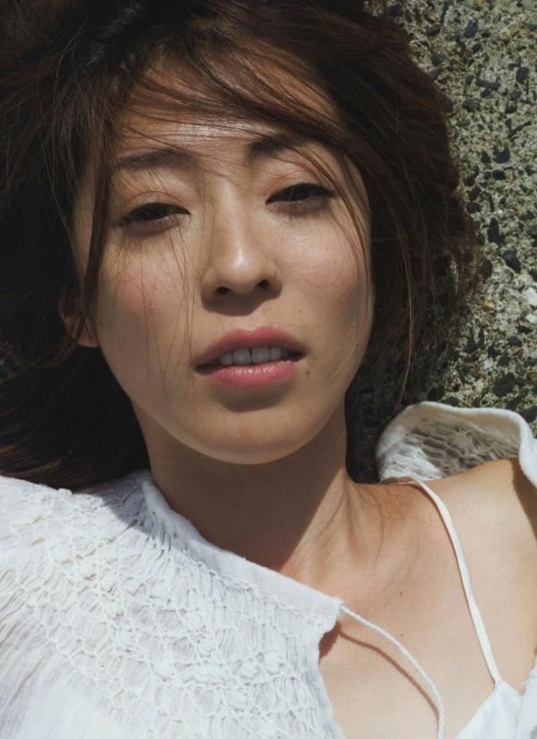 中村愛美 中村爱美  PB写真集_中村愛美：《Lyin