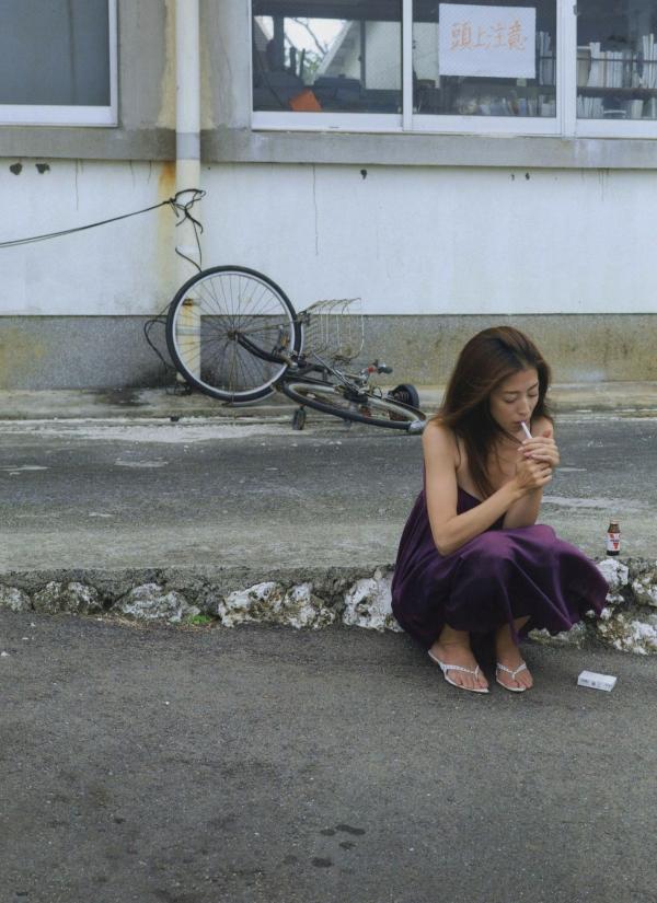 中村愛美 中村爱美  PB写真集_中村愛美：《Lyin