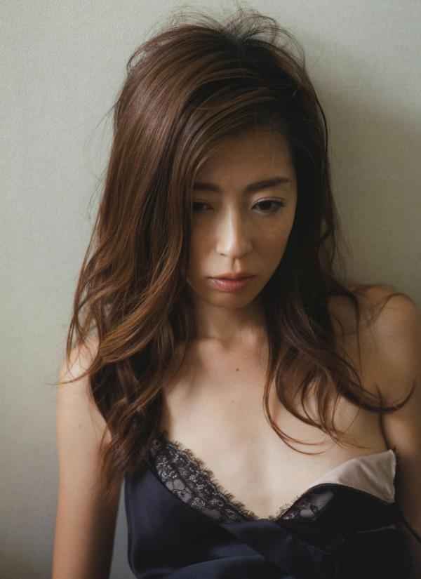 中村愛美 中村爱美  PB写真集_中村愛美：《Lyin
