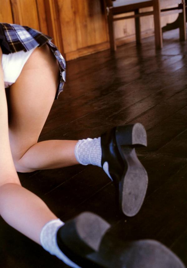 鈴木茜 铃木茜  铃木茜写真集《LoliCat》泳池比基尼与校服诱惑清纯大尺度私房照97P第81张图片