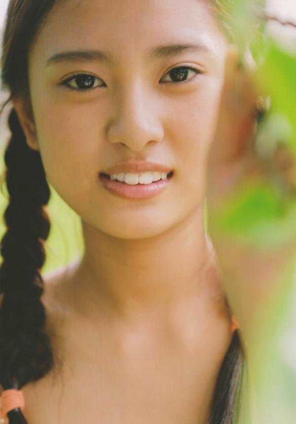 沖田彩花 冲田彩花  PB写真集_沖田彩花《十五的夏》清纯校服与海边沙滩比基尼泳装魅力诱惑[99P]第23张图片