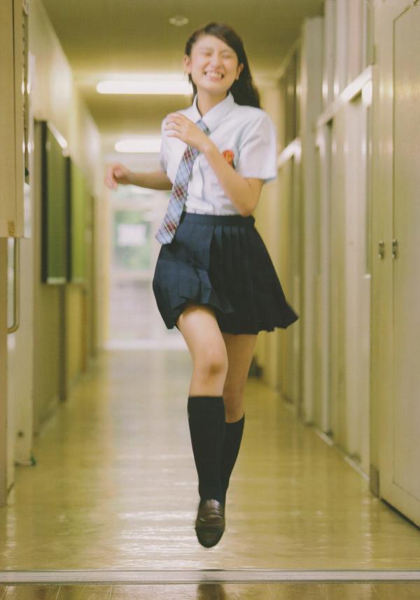 沖田彩花 冲田彩花  PB写真集_沖田彩花《十五的夏》清纯校服与海边沙滩比基尼泳装魅力诱惑[99P]第73张图片