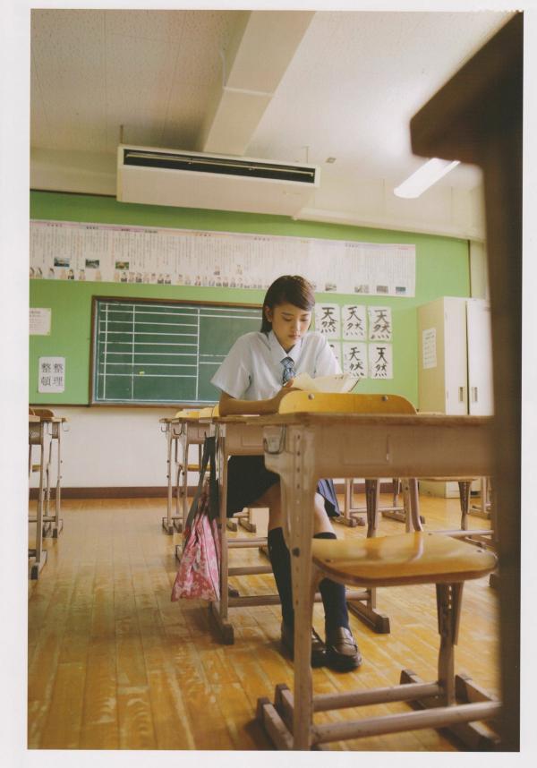 沖田彩花 冲田彩花  PB写真集_沖田彩花《十五的夏》清纯校服与海边沙滩比基尼泳装魅力诱惑[99P]第77张图片