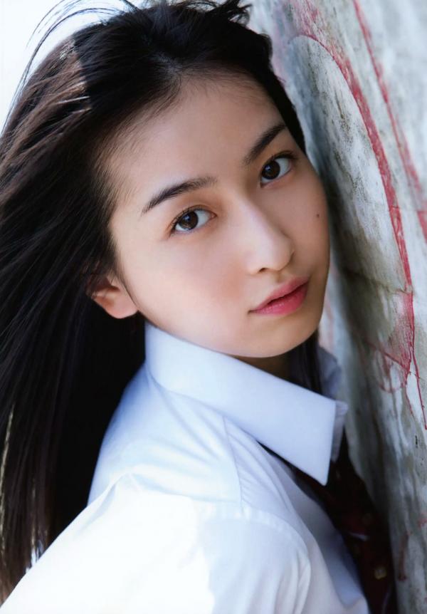 植村あかり 植村亚加莉  植村あかり 写真集 AKARI 绝美高清居家私房与清新海滩比基尼造型写真第4张图片