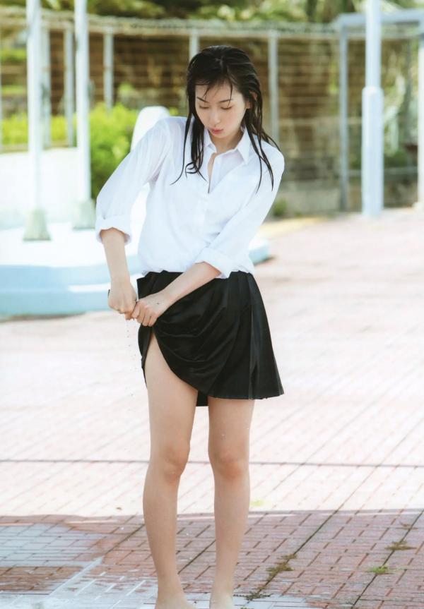 植村あかり 植村亚加莉  植村あかり 写真集 AKARI 绝美高清居家私房与清新海滩比基尼造型写真第16张图片