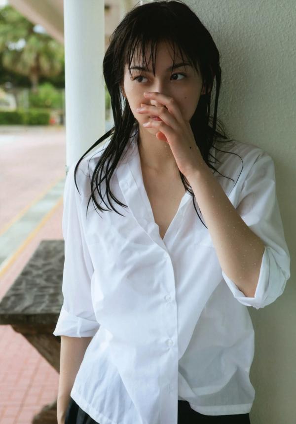 植村あかり 植村亚加莉  植村あかり 写真集 AKARI 绝美高清居家私房与清新海滩比基尼造型写真第20张图片