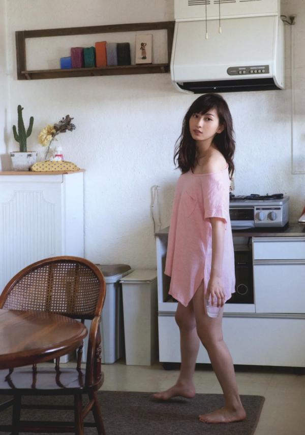 植村あかり 植村亚加莉  植村あかり 写真集 AKARI 绝美高清居家私房与清新海滩比基尼造型写真第39张图片