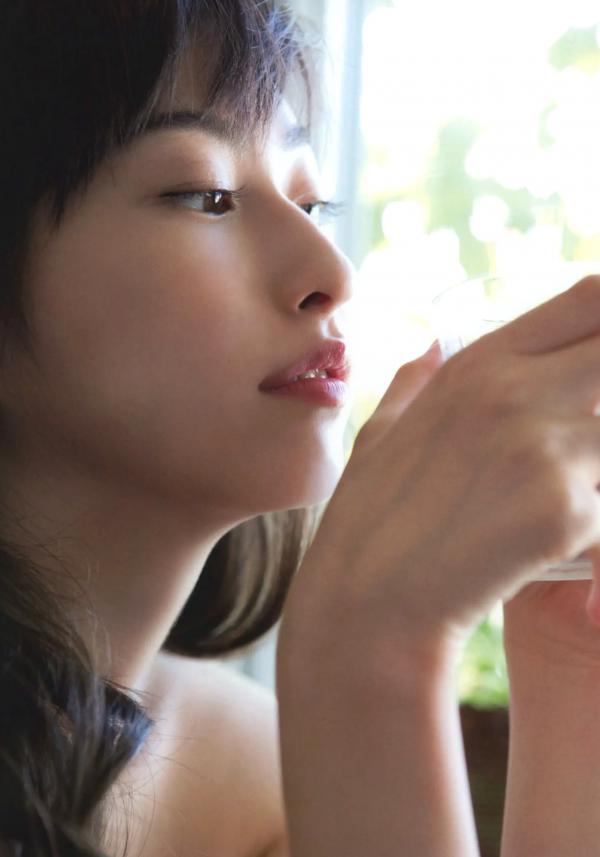 植村あかり 植村亚加莉  植村あかり 写真集 AKARI 绝美高清居家私房与清新海滩比基尼造型写真第41张图片