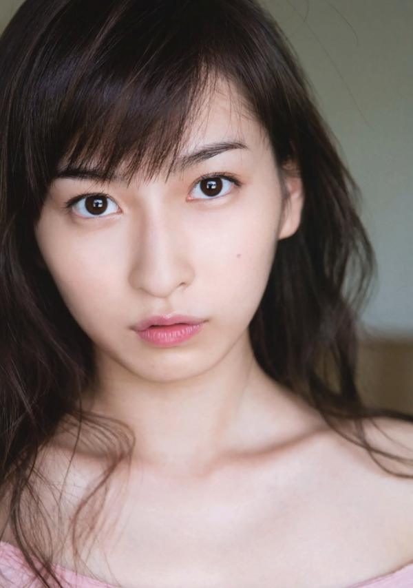 植村あかり 植村亚加莉  植村あかり 写真集 AKARI 绝美高清居家私房与清新海滩比基尼造型写真第42张图片