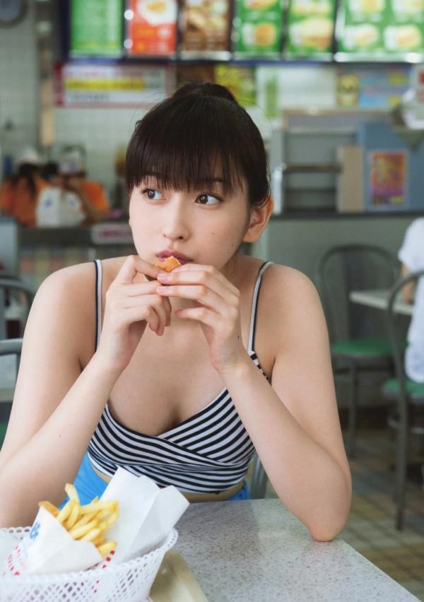 植村あかり 植村亚加莉  植村あかり 写真集 AKARI 绝美高清居家私房与清新海滩比基尼造型写真第57张图片