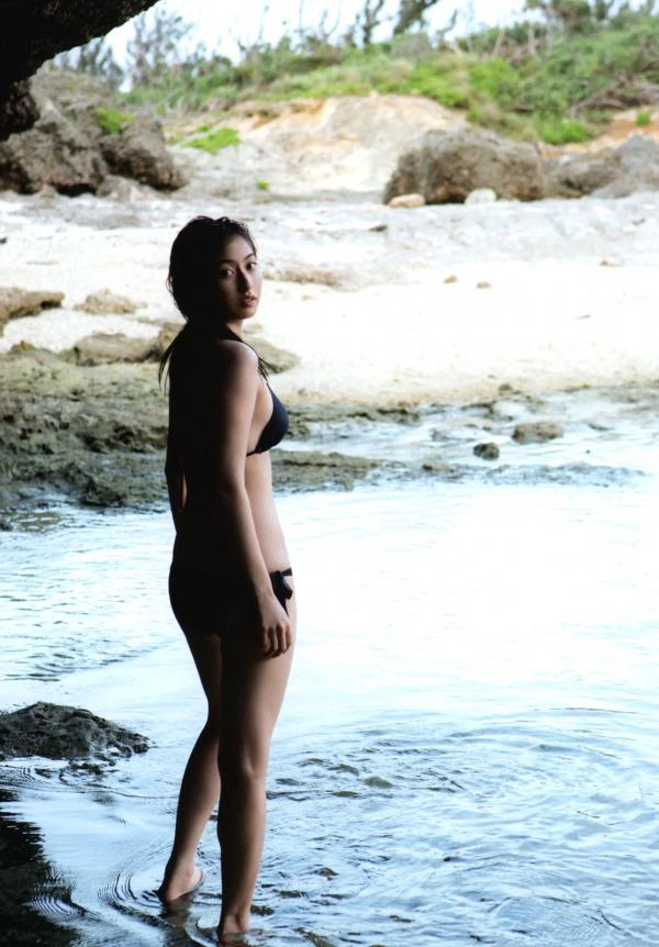 植村あかり 植村亚加莉  植村あかり 写真集 AKARI 绝美高清居家私房与清新海滩比基尼造型写真第73张图片