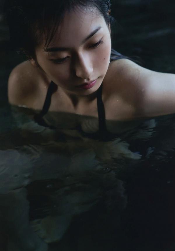 植村あかり 植村亚加莉  植村あかり 写真集 AKARI 绝美高清居家私房与清新海滩比基尼造型写真第78张图片