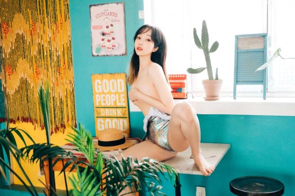 车玉璐   韩国美女-斑比-Bambi-밤비-运动风户外写真与蓝色蕾丝吊带袜私房诱惑第42张图片