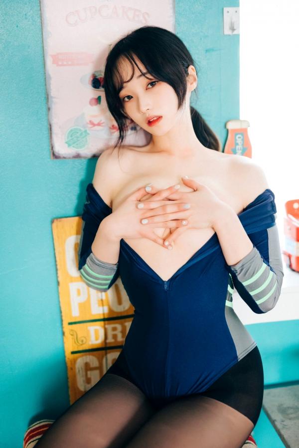 车玉璐   韩国美女-斑比-Bambi-밤비-运动风户外写真与蓝色蕾丝吊带袜私房诱惑第69张图片