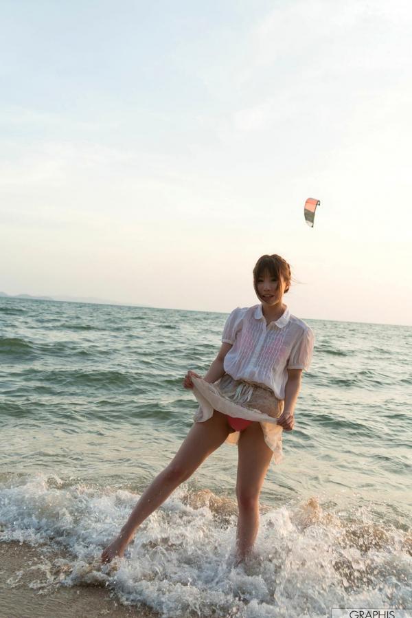 長谷川るい 长谷川留衣  Graphis_长谷川るい《Pleasant Vacation》写真集，高颜值女神居家私房秀，泳池边清纯诱惑，极致展现绝美臀部曲线第7张图片