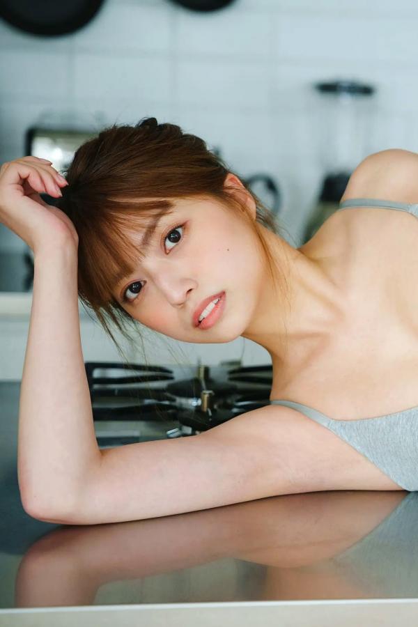 高見奈央 高见奈央  高見奈央 - MY TURN 浴室比基尼极品写真，居家内衣诱惑，展现清纯与性感，日本写真模特高清精选第19张图片