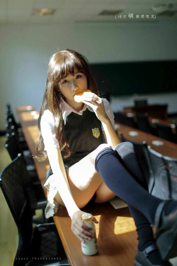 李思嫺 李思娴  台湾网红女神李思娴户外清新生活写真，元气满满邻家少女甜美笑容大合集第29张图片