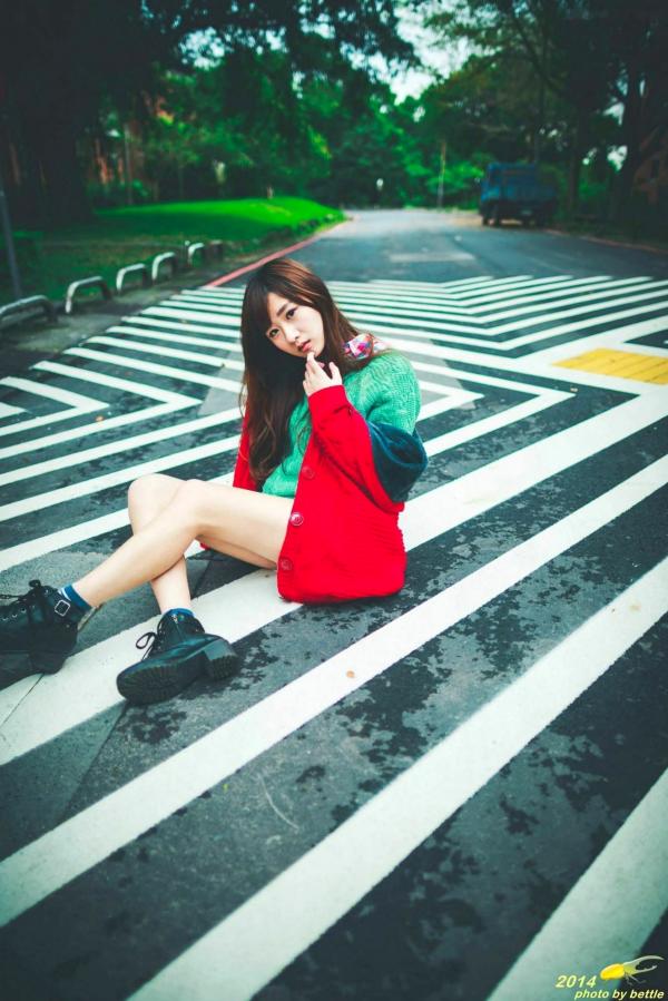 李思嫺 李思娴  台湾网红女神李思娴户外清新生活写真，元气满满邻家少女甜美笑容大合集第48张图片