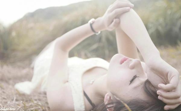 李思嫺 李思娴  台湾网红女神李思娴户外清新生活写真，元气满满邻家少女甜美笑容大合集第53张图片