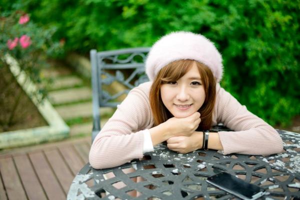 李思嫺 李思娴  台湾正妹李思嫺士林官邸外拍写真，甜美校服与清新便装切换，展现邻家女神的治愈系纯净气质第19张图片