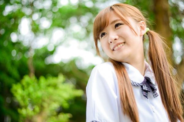 李思嫺 李思娴  台湾正妹李思嫺士林官邸外拍写真，甜美校服与清新便装切换，展现邻家女神的治愈系纯净气质第38张图片
