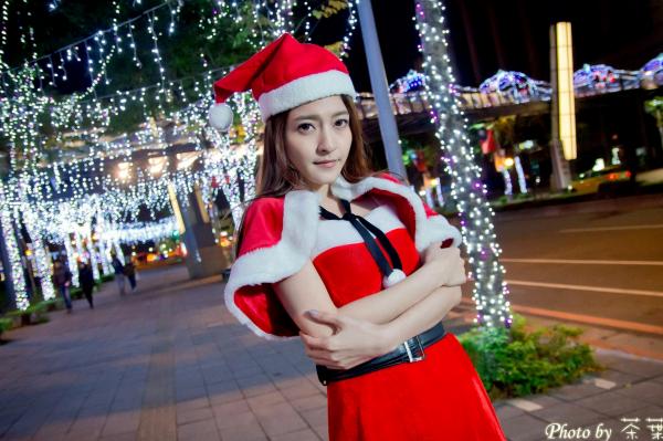 李思嫺 李思娴  台湾正妹李思娴圣诞萌妹写真，红白诱惑圣诞装与驯鹿Cosplay，清纯可爱治愈系唯美风格，节日氛围感女神套图第43张图片