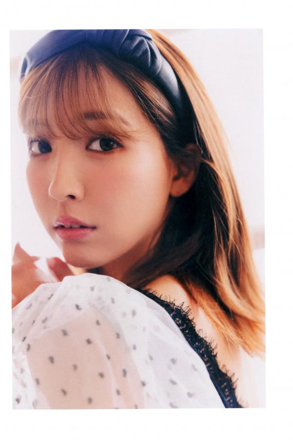 三上悠亜 三上悠亚 三上悠亚《Miss》写真集：日系清纯时尚美妆与惬意生活随拍第12张图片