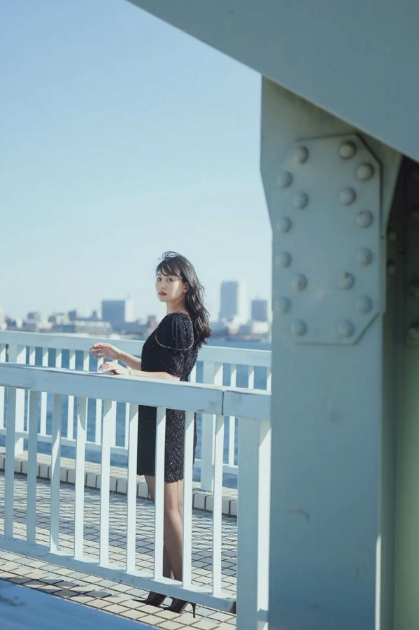 永尾まりや 永尾玛利亚 永尾まりや - 黄昏港湾性感写真 蕾丝内衣与黑丝诱惑私房大片 [73P]第2张图片