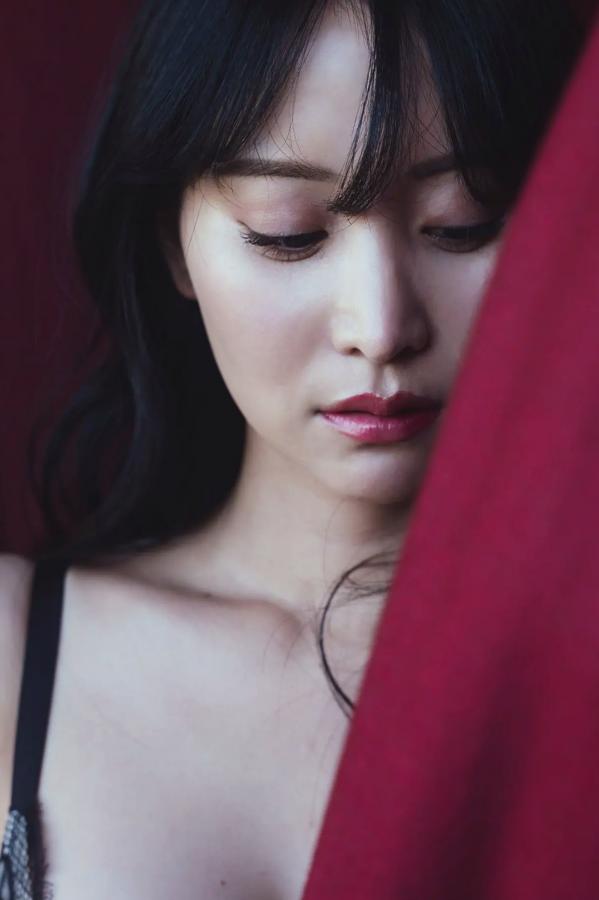 永尾まりや 永尾玛利亚 永尾まりや - 黄昏港湾性感写真 蕾丝内衣与黑丝诱惑私房大片 [73P]第26张图片