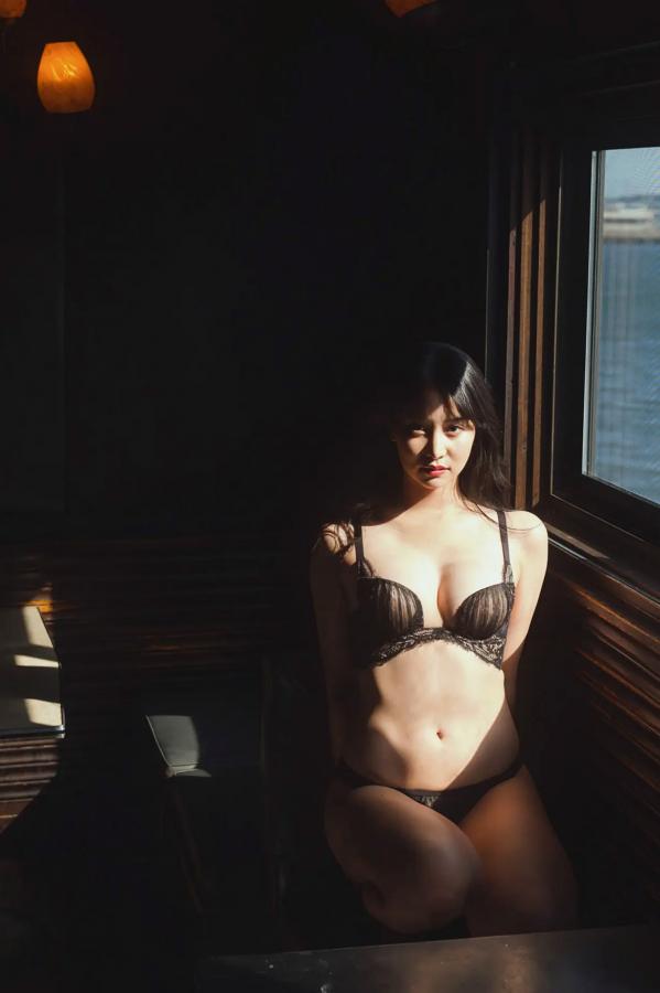 永尾まりや 永尾玛利亚 永尾まりや - 黄昏港湾性感写真 蕾丝内衣与黑丝诱惑私房大片 [73P]第36张图片