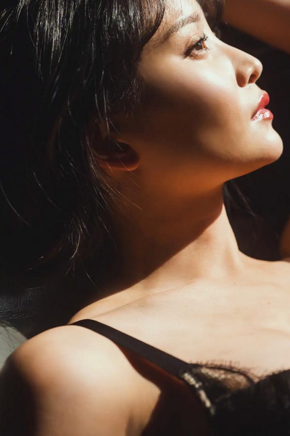永尾まりや 永尾玛利亚 永尾まりや - 黄昏港湾性感写真 蕾丝内衣与黑丝诱惑私房大片 [73P]第45张图片