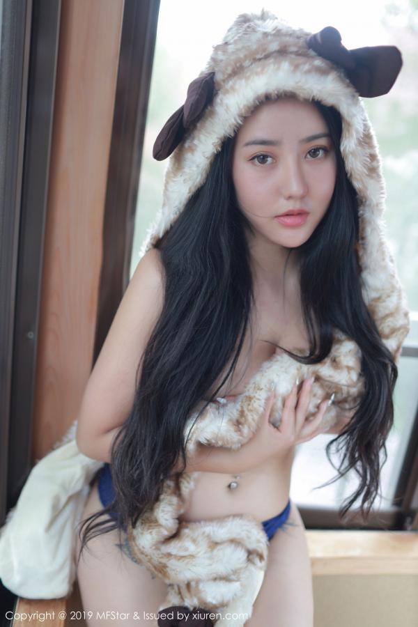 汤曼玲 玛鲁娜 玛鲁娜的日本之旅 变化服饰美臀诱惑第41张图片