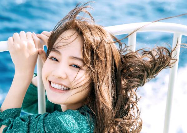 木内晶子   NANAMI - blow 夏日海边清纯比基尼写真，阳光户外与极致美腿诱惑第5张图片