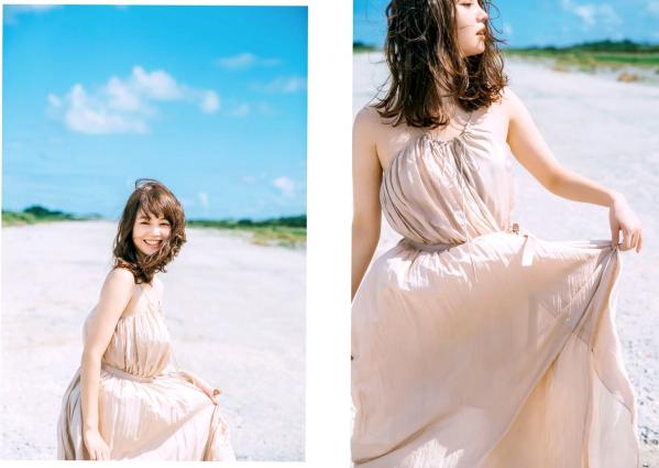木内晶子   NANAMI - blow 夏日海边清纯比基尼写真，阳光户外与极致美腿诱惑第33张图片