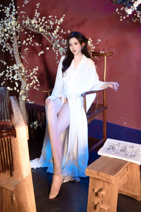 Carol周妍希X 周妍希  周妍希 - 白衣仙子古风私房大尺度写真，书香气息下的绝美尤物诱惑 [104P]第14张图片