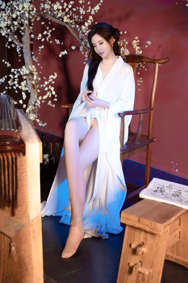 Carol周妍希X 周妍希  周妍希 - 白衣仙子古风私房大尺度写真，书香气息下的绝美尤物诱惑 [104P]第16张图片
