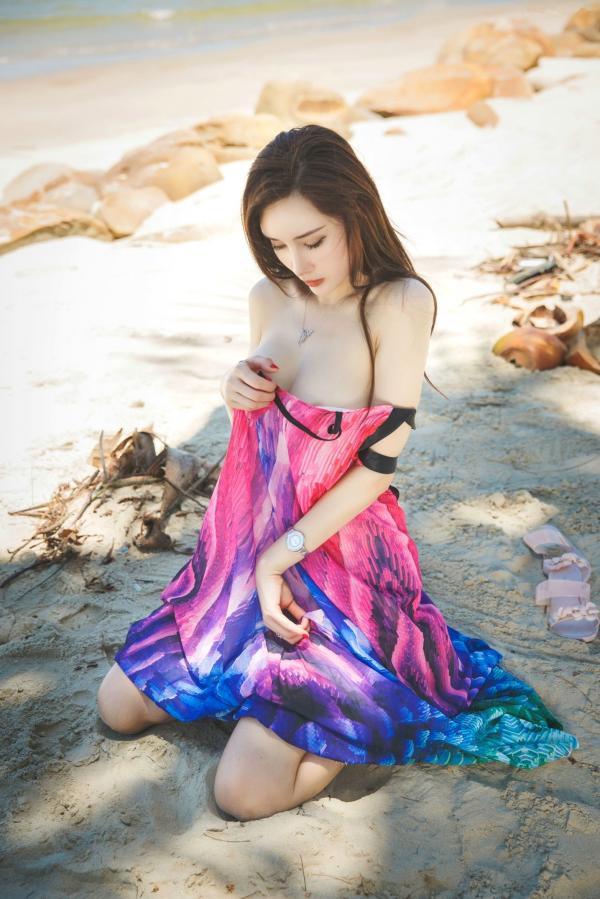 Carol周妍希X 周妍希  周妍希海滩性感比基尼写真，极致诱惑大尺度旅拍，XR-Uncensored秀人网私房精品第28张图片