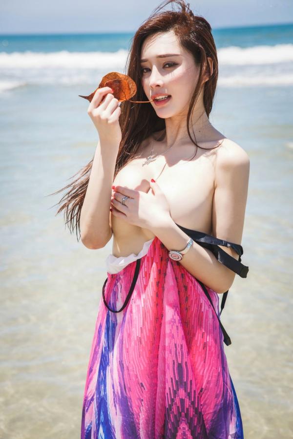 Carol周妍希X 周妍希  周妍希海滩性感比基尼写真，极致诱惑大尺度旅拍，XR-Uncensored秀人网私房精品第44张图片