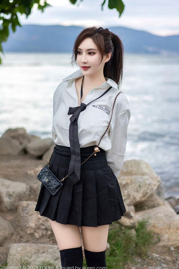 Carol周妍希X 周妍希  YouMi尤蜜荟-903-周妍希：大理旅拍性感白衬衫黑短裙，制服诱惑与绝美背影勾勒极致曲线，无圣光大尺度私房写真第29张图片