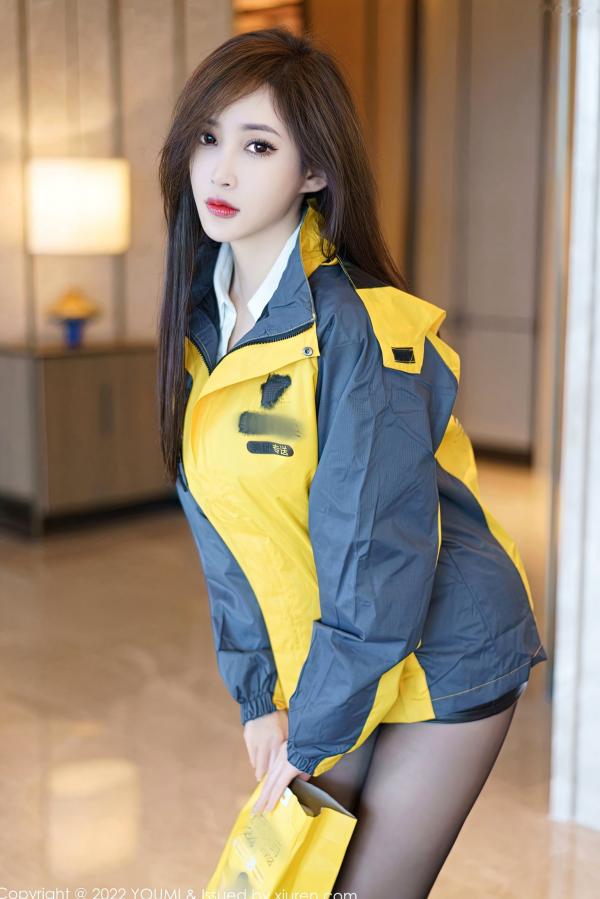 Carol周妍希X 周妍希  YouMi尤蜜荟-周妍希：外卖小姐姐角色扮演，白衬衫皮裙私房诱惑，演绎极致性感与多重风情第11张图片