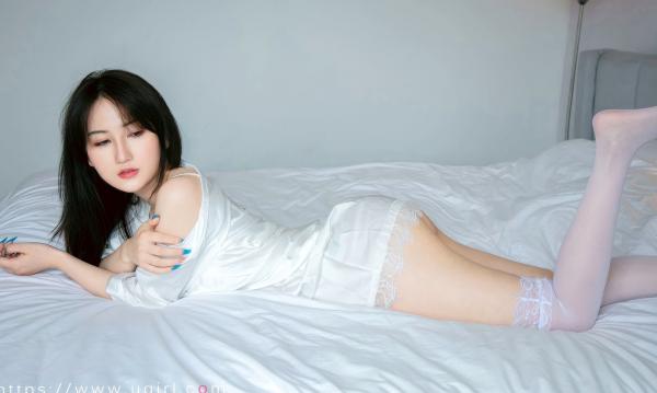 悠悠   UGirlsApp尤果圈-悠悠-《三次心跳》私房写真，白丝美腿搭配纯白睡裙，居家性感氛围拉满的诱惑美图第31张图片